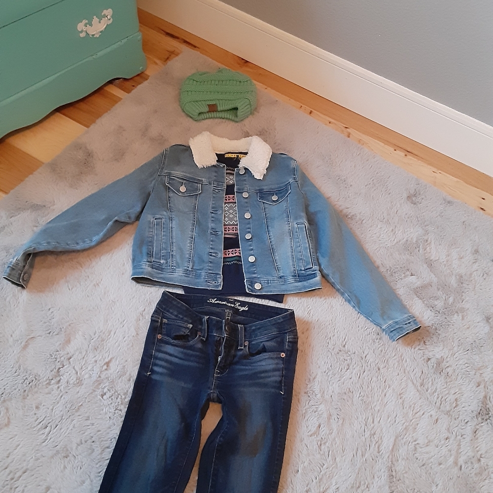 NWOT⭐Justice🔥 Jean jacket with a fur collar✨ - Picture 2 of 5